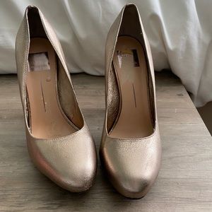 Dolce Vita “Beamer” shoe.